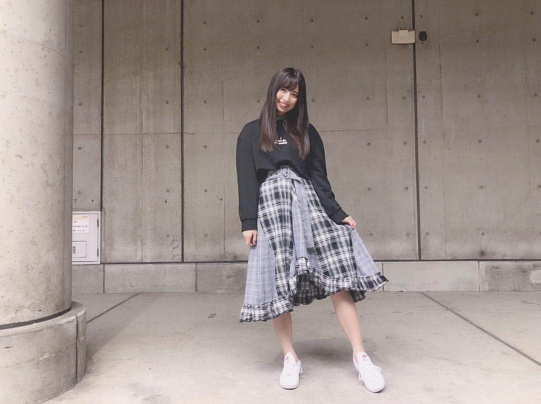 荒井優希さんのインスタグラム写真 - (荒井優希Instagram)「私服🕴 #shirt → #jouetie  #trainer → #zara  #skirt → #jouetie  #fashion #codenate #🖤」5月6日 22時56分 - araiyuki57