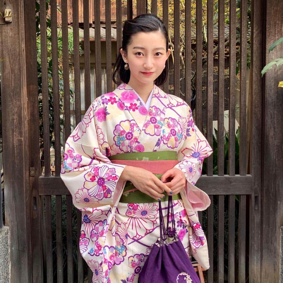 のインスタグラム：「お仕事で着物を着させていただきました👘 二日間京都で撮影したけど楽しかったなぁ…🥰 #tabilabo」