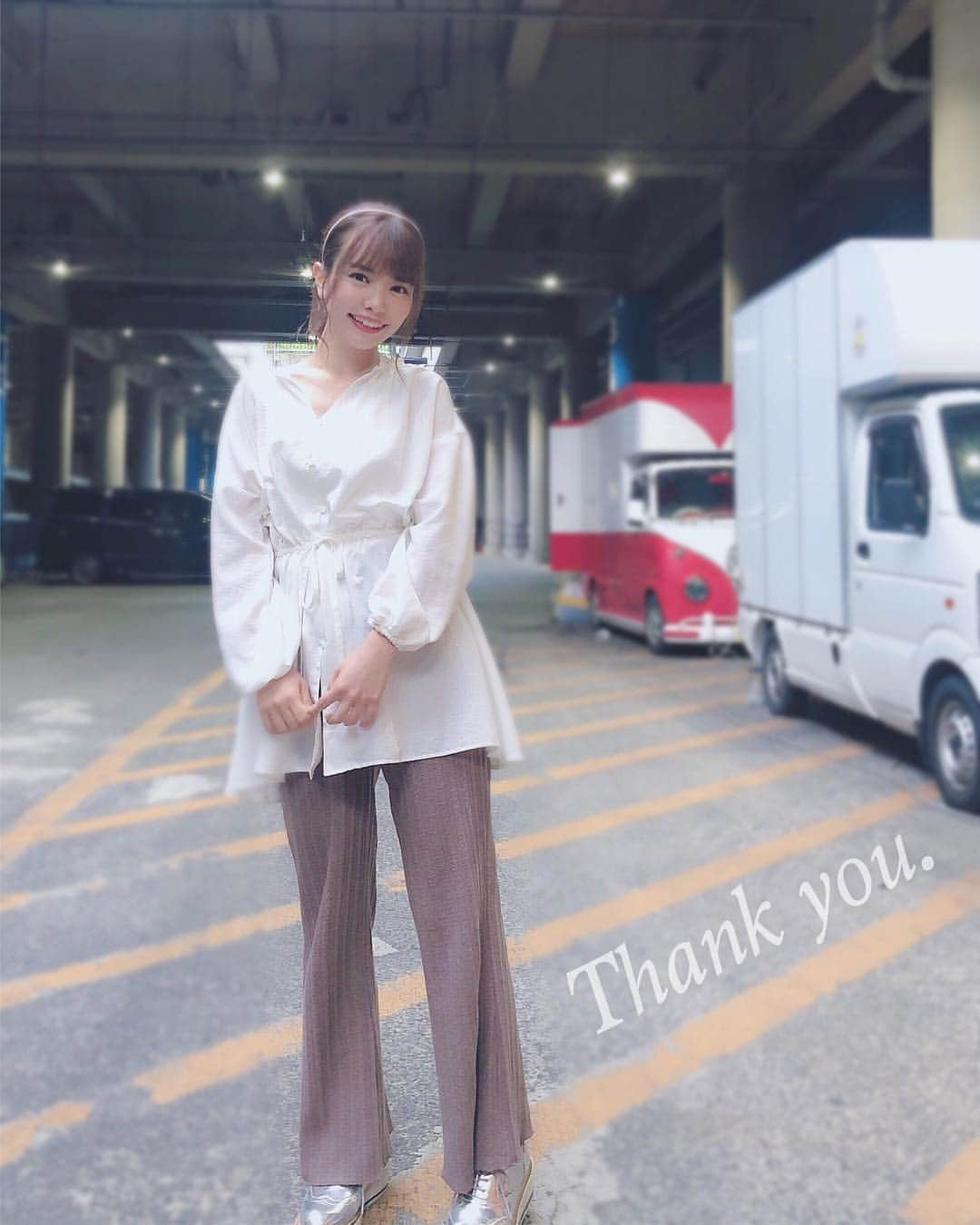 渕上舞さんのインスタグラム写真 - (渕上舞Instagram)「またまた本日の私服☺︎ 今日はいつもよりゆるっとした格好だったので髪の毛はまとめてみました…❤︎ . #GW は握手会だけで、なんと5日間も！ 他にもコンサートにどんたく前夜祭…と凄く充実した毎日でした☺️ . 皆さんはどんなGWになりましたか〜？ . . #ootd #fashion #wcloset #私服コーデ #握手会 #thankyou #カジュアルコーデ #カチューシャ #カチューシャアレンジ」5月6日 23時13分 - mai_fuchigami_48