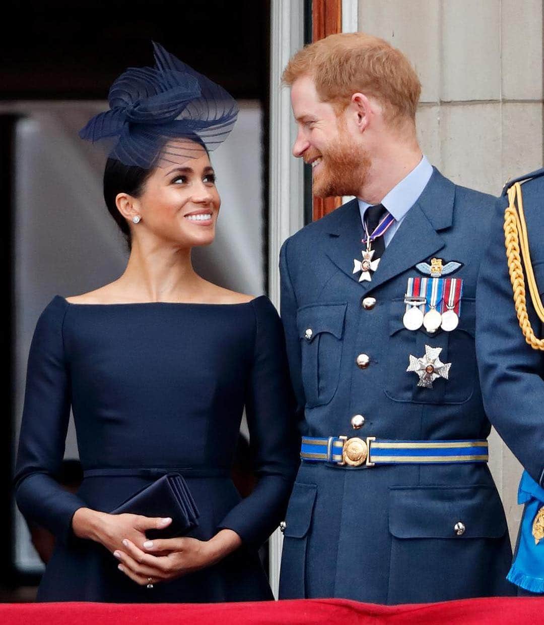 ELLE UKさんのインスタグラム写真 - (ELLE UKInstagram)「‘This little thing is absolutely to die for’ ❤️ Prince Harry has given his first interview since #BabySussex arrived this morning 👑LINK IN BIO」5月6日 23時10分 - elleuk