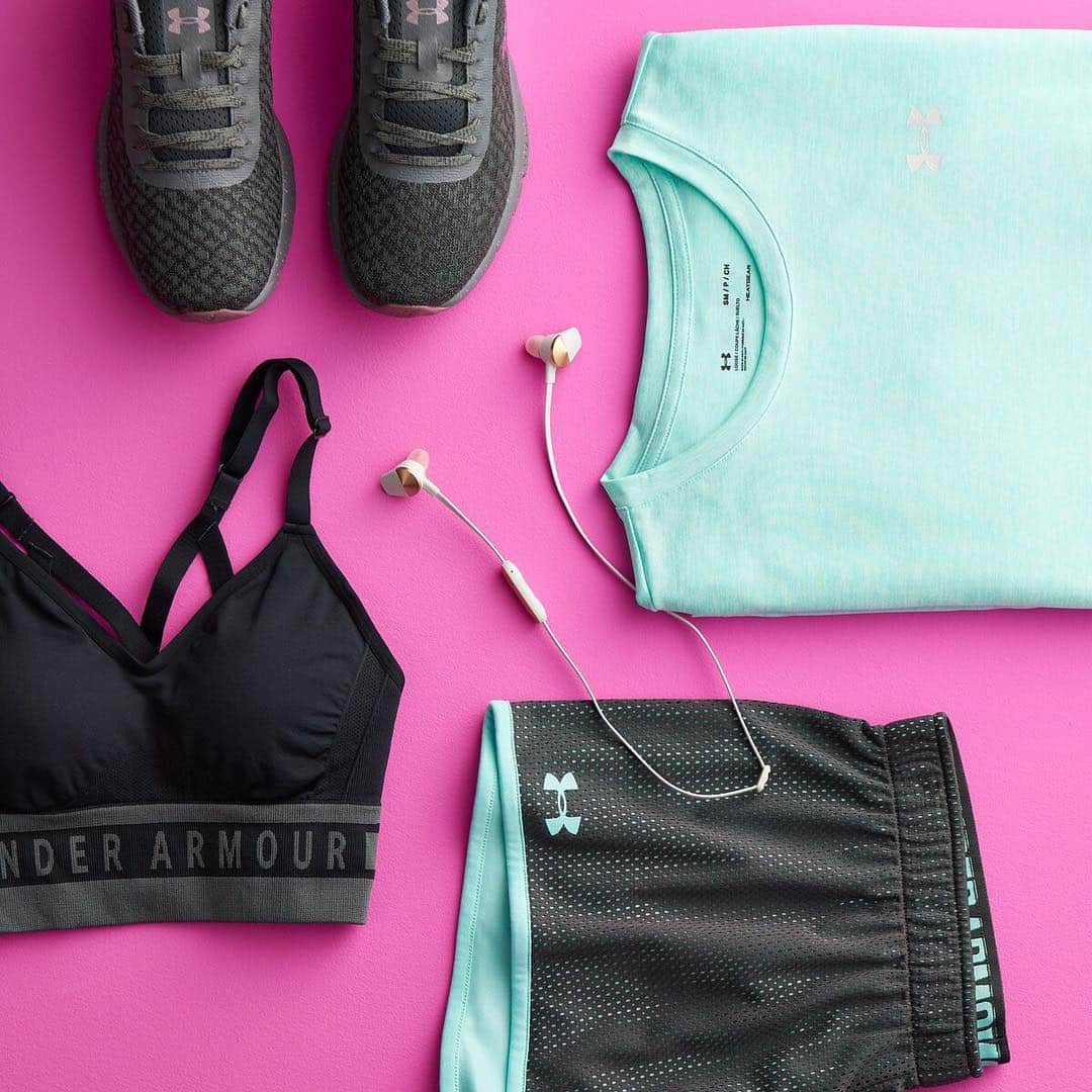 ロック&リパブリックのインスタグラム：「Ready to make some power moves? Take 25% off select Under Armour styles through 5/12. #mondaymotivation #Kohls」