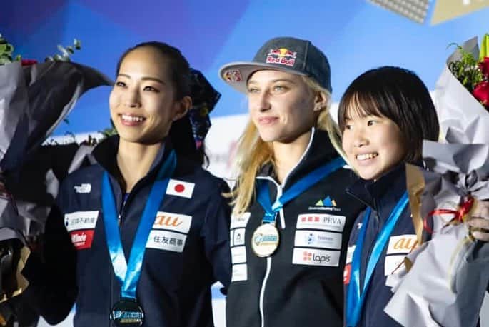 野口啓代のインスタグラム：「I was 2nd place again!🥈 It's 3 times for me this season.  BUT I'm super happy with my performance.☺️💓 In this time,  I did successful experience🍀 * * * WCB ウージャン大会、2位でした🥈 今年3度目の2位。しかし今シーズンの中で一番満足のいくパフォーマンスが出来て嬉しいです☺️🍀決勝の全てのアテンプトに納得感があり、今のベストを尽くしました‼️* * これでスッキリした気持ちでCJC、そして最終戦のベイルに向けてトレーニングに励めそうです🏋🏻‍♂️🔥* * 応援ありがとうございました❤️✨* * そして中国2戦のサポートをしてくれた 千葉トレーナー @chibatore ありがとうございました🙏🏻次こそ•••🍺🥇* * @au_official #大和証券 @thenorthfacejp @orientalbaio #三井不動産 @cowsoapcp #zeta @air_sleeptechnology @c3fit_jp @lasportivajp @petzl_official  @newhale_japan」