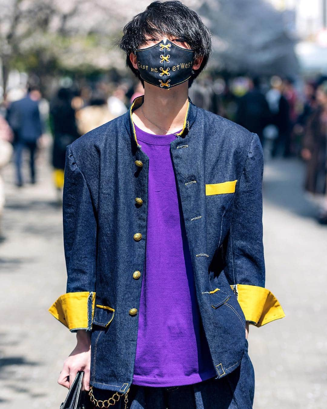 Harajuku Japanさんのインスタグラム写真 - (Harajuku JapanInstagram)「18-year-old Japanese fashion students Nasu (@nasu_kuua) and Tatsuya (@tt_929_tt) on the street in Tokyo wearing handmade and remake styles including face masks, mandarin collar denim jackets, embroidered pants, painted shoes, and painted bags.」5月6日 14時44分 - tokyofashion