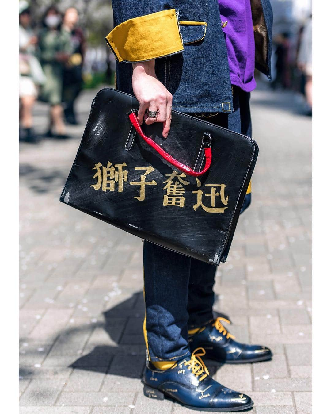 Harajuku Japanさんのインスタグラム写真 - (Harajuku JapanInstagram)「18-year-old Japanese fashion students Nasu (@nasu_kuua) and Tatsuya (@tt_929_tt) on the street in Tokyo wearing handmade and remake styles including face masks, mandarin collar denim jackets, embroidered pants, painted shoes, and painted bags.」5月6日 14時44分 - tokyofashion