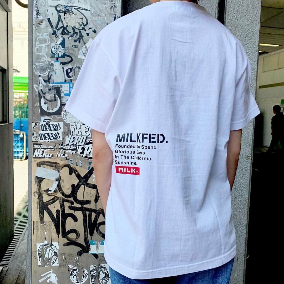 MILKFED.さんのインスタグラム写真 - (MILKFED.Instagram)「#新作 #Tシャツ ！﻿﻿ ﻿﻿ おしゃれなロゴ使いが﻿ コーデのポイントに♡﻿﻿ たくさん着回したいTシャツは﻿﻿ 毎年買い足したいアイテム♡﻿﻿ ﻿ インして着てもかっこよく決まる！﻿ ﻿﻿ ﻿ SS TEE MESSAGE AND BAR　¥4,000+TAX﻿ ﻿﻿﻿ #milkfed #milkfedjp ﻿﻿﻿﻿ #travel #Tシャツ #コーデ #casualstyle ﻿﻿﻿ #ガーリーストリート」5月6日 14時52分 - milkfedjp