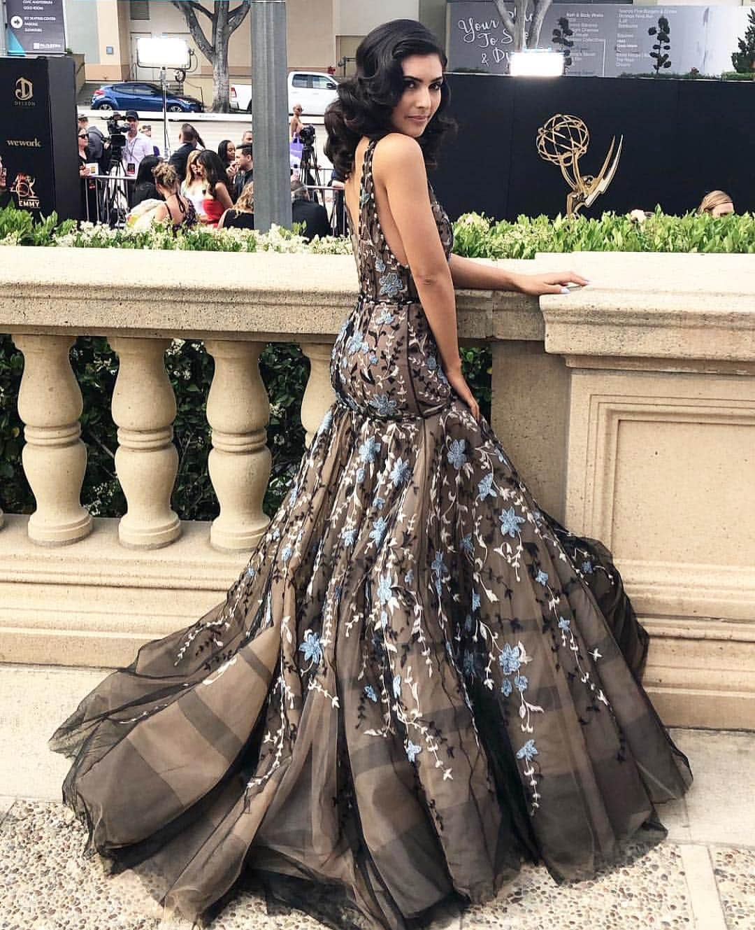 Steven Khalilさんのインスタグラム写真 - (Steven KhalilInstagram)「The gorgeous @camila looking stunning at the @daytimeemmys wearing #StevenKhalilCouture. #DaytimeEmmys #CamilaBanus #StevenKhalil」5月6日 14時57分 - steven_khalil