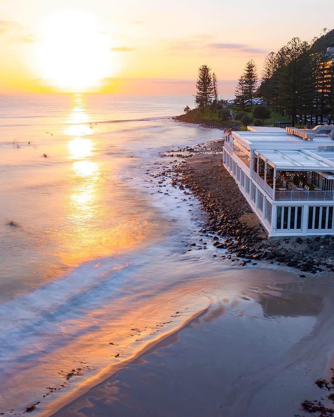 Australiaさんのインスタグラム写真 - (AustraliaInstagram)「Found: the perfect spot for your next long lunch 👏 @blaze_parsons captured this shot of the @burleighpavilion looking the goods, and we’re pleased to report that the food here is equally as delicious as the view! This @queensland oceanfront restaurant and bar is located in a prime position at @destinationgoldcoast’s #BurleighHeadland, and they serve up a produce-driven menu from locally sourced ingredients; given its proximity to the ocean, you can probably guess that there’s plenty of fresh seafood dishes on offer here! Choose to go all out and have a fine dining experience in the restaurant, or come straight from the beach and nab a spot at the bar for a casual bite to eat.  #seeaustralia  #thisisqueensland #restaurantaustralia #wearegoldcoast #beach」5月6日 15時00分 - australia