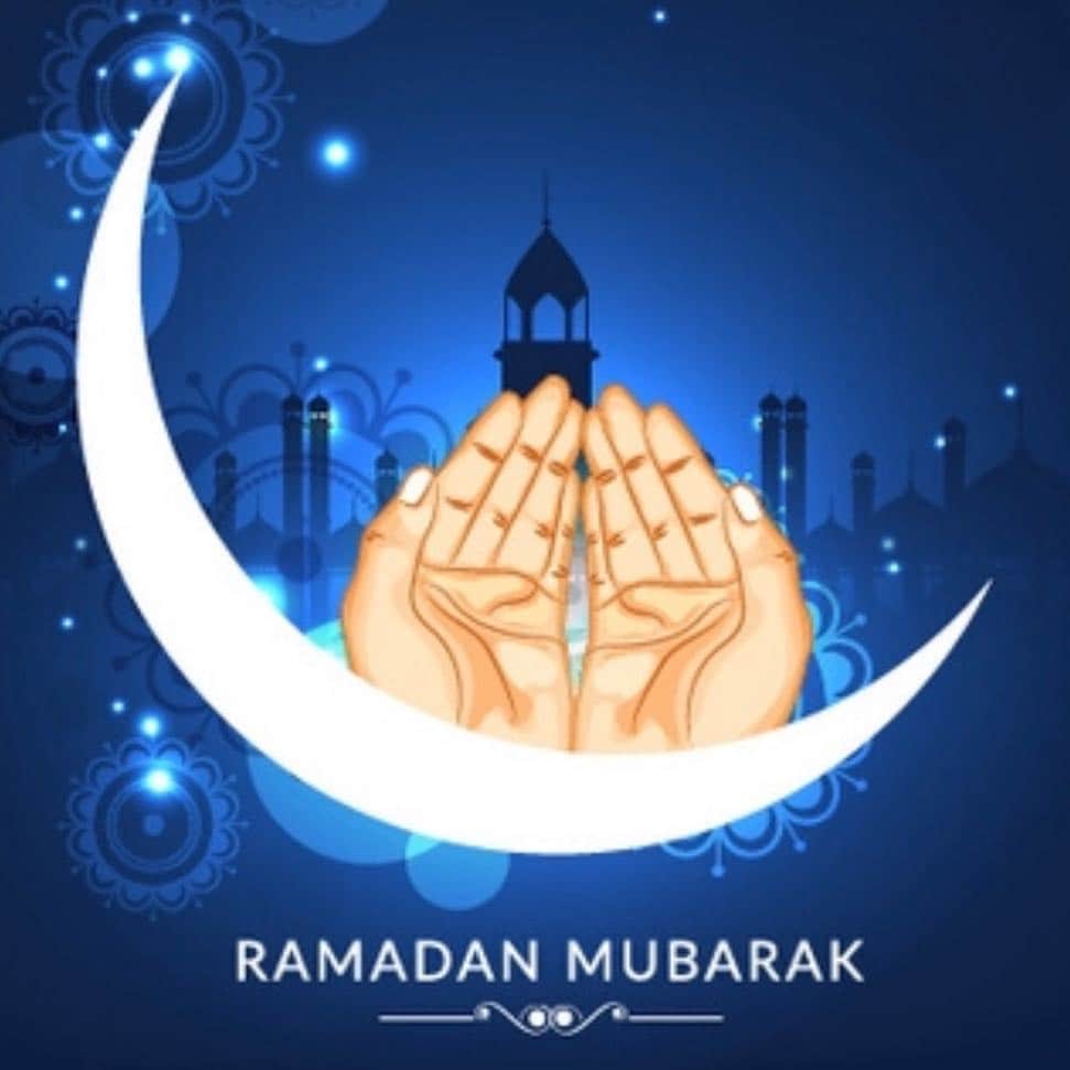 マルアン・フェライニのインスタグラム：「Ramadan Mubarak  #peace 🙏🙏🙏」