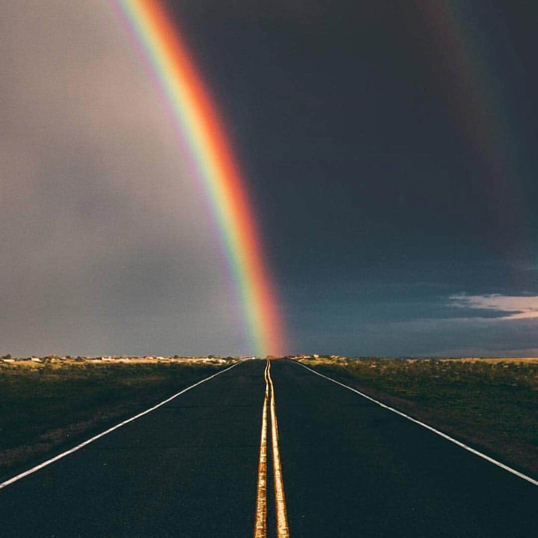 I.T IS INSPIRATIONさんのインスタグラム写真 - (I.T IS INSPIRATIONInstagram)「Your pot of gold is waiting for you at the end of the rainbow...🌈 Watch this space and find out what it is! - 📷: @eye.of.ty - #ITHK #ITisInspiration」5月6日 15時20分 - ithk