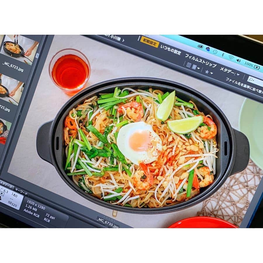 中村明花 Foodさんのインスタグラム写真 - (中村明花 FoodInstagram)「. 只今【BRUNOホットプレートBOOK】が発売中です☺︎﻿ ﻿ 11pもいただき、普段使いからパーティーにも使えるタイ料理を8品、そして番外編でトルコ料理を1品紹介しています🇹🇭🇹🇷﻿ ﻿ タイ生活やトルコ生活で食べた味を、日本で買える調味料で日本人の口にも合うレシピで考えて作りました。﻿ ﻿ 他にも毎日のごはんがイベントになるレシピが沢山掲載されています❁﻿ ﻿ 是非ご覧ください(*´꒳`*)﻿ ﻿ ﻿ #トムヤムクンしゃぶしゃぶ﻿ #カオマンガイ﻿ #エビトースト﻿ #グリーンカレー﻿ #ゲェーンカレー﻿ #パッタイ﻿ #オースワン﻿ #ロッティ﻿ #ドルマ﻿ #BRUNO 新作の #オーバルホットプレート﻿ #イベントメニュー #イベントレシピ﻿」5月6日 15時48分 - sayaka_nakamura_food