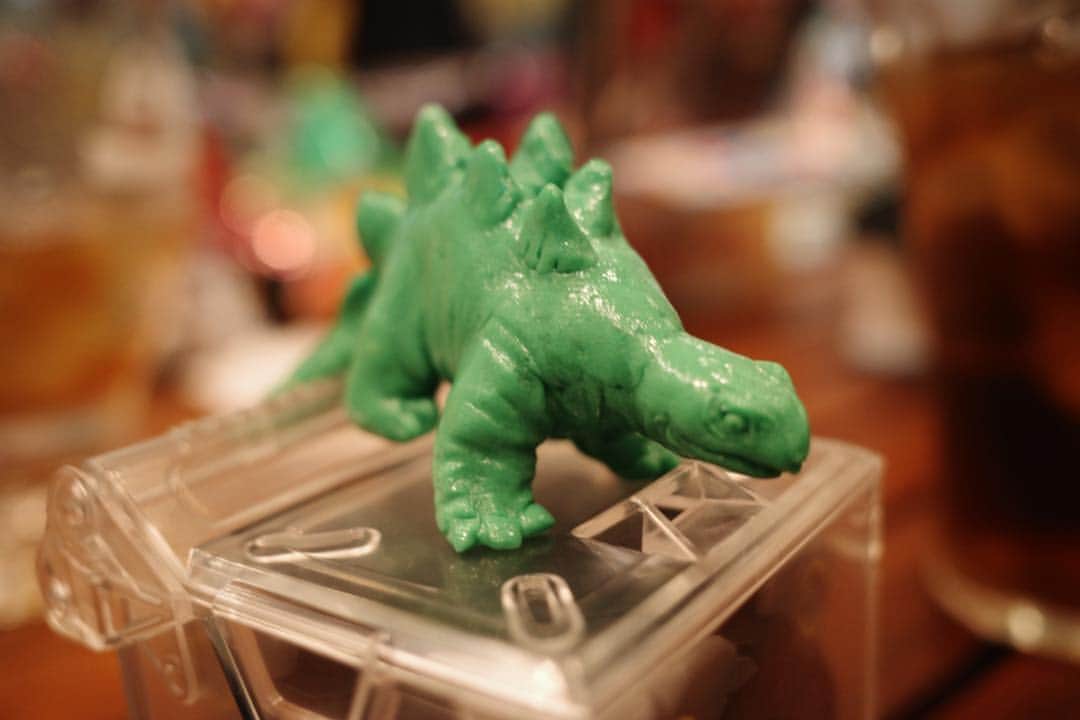 佐藤東弥のインスタグラム：「ピコピコ博士が2分で作ったステゴザウルス #GR3」