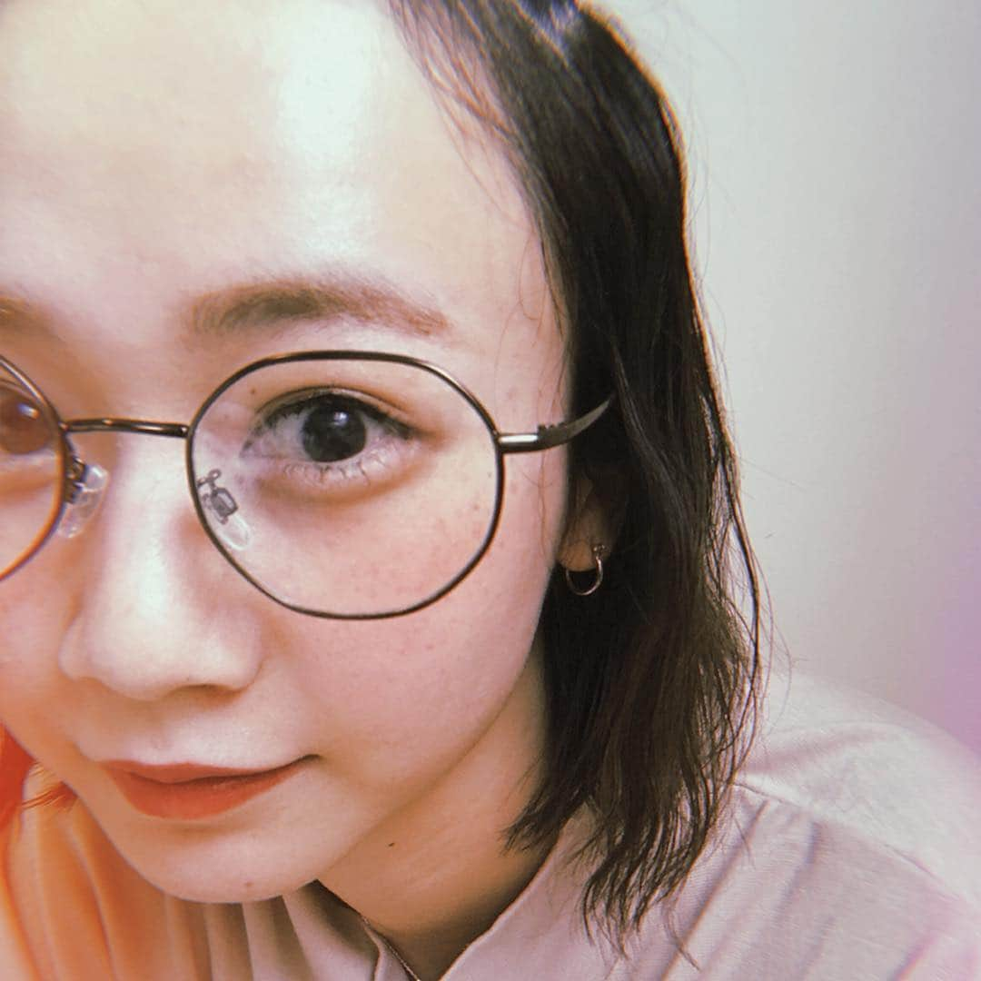 三戸なつめさんのインスタグラム写真 - (三戸なつめInstagram)「おnewのガネメ👓 @no.eyedia_official  形がすぎょいかわいいのです。 . #mito_natsume」5月6日 15時58分 - mito_natsume