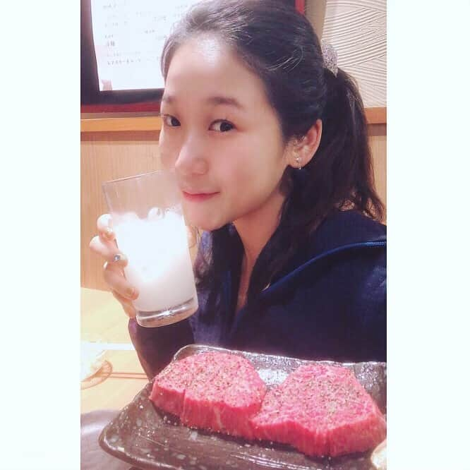 世手子さんのインスタグラム写真 - (世手子Instagram)「Good quality dry-aging beef╰(*´︶`*)╯♡ I found a delicious barbecue in Takatsuki, Osaka(*'ω'*) Thank you everyone for the nice comments( ◠‿◠ ) Goooooood!! https://item.woomy.me/c/40604 @yakinikushigaraki  #焼肉しがらき へ行ってきたよ(^○^) こちらのお店は、１人前のボリュームと価格を70%に設定しているので、さまざまな種類のお肉をお手頃価格で食べれちゃうよ^o^ #厚切りランプステーキ さっぱり食べやすかったょ(^ ^) 一押しは #熟成上ハラミ #イチボロース が激ウマでしたっっ お店のオススメは #レアステーキユッケ こちらもとろける様においしかったー！！ 冷麺も本格的で、美味しすぎっっ #高槻グルメ はココで決まりだよ(๑˃̵ᴗ˂̵) 大阪楽しいーね(๑･̑◡･̑๑) 高槻 焼肉しがらきで検索してね! Casting by @woomy.restaurant  #ヘアゴム：#ルピス @queen.lupis (o321)」5月6日 16時06分 - rojide