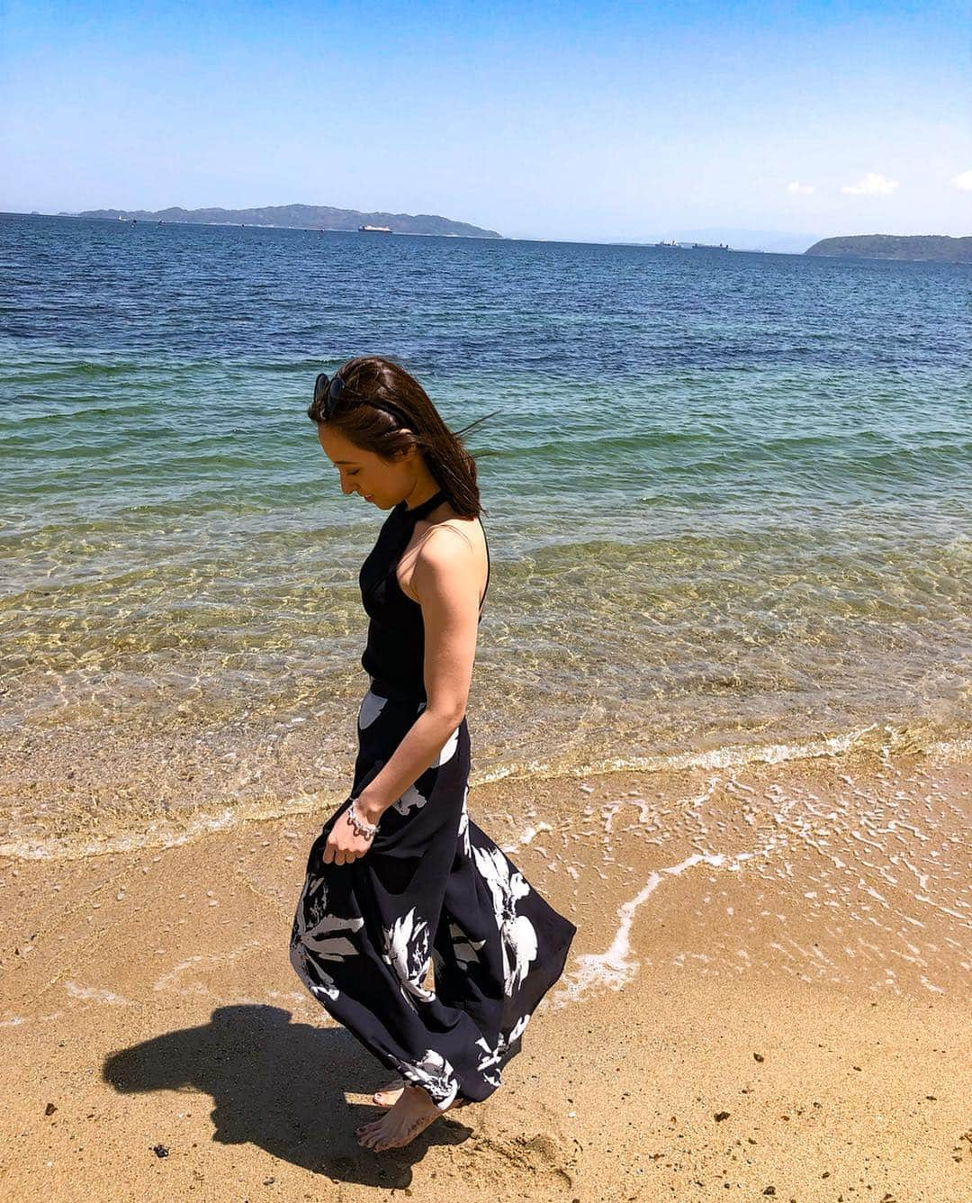 東美樹さんのインスタグラム写真 - (東美樹Instagram)「. Home sweet home Fukuoka. I’m so lucky that the place I call home has such a beautiful nature🐠☀️ ただいま福岡！やっぱ九州は最高やね〜！ 全てのタイミングが良く、色々な事に導かれた帰省となりました。遊んでくれたみんなありがとう🙏🏼✨ 今回の帰省で糸島をセカンドハウスにしたいという夢ができた。笑 この日に戻りたい、というかこの日の様な日をこの先沢山過ごせるといいな💓 . #Itoshima #fukuoka #homesweethome #beachgirl #fukuokapics #shortgetaway #vacay #mindfulness #blissful  #糸島 #福岡 #地元 #ただいま福岡 #デトックス #マインドフルネス #ビーチガール #海が好き #好きばい」5月6日 16時07分 - mikko.36___