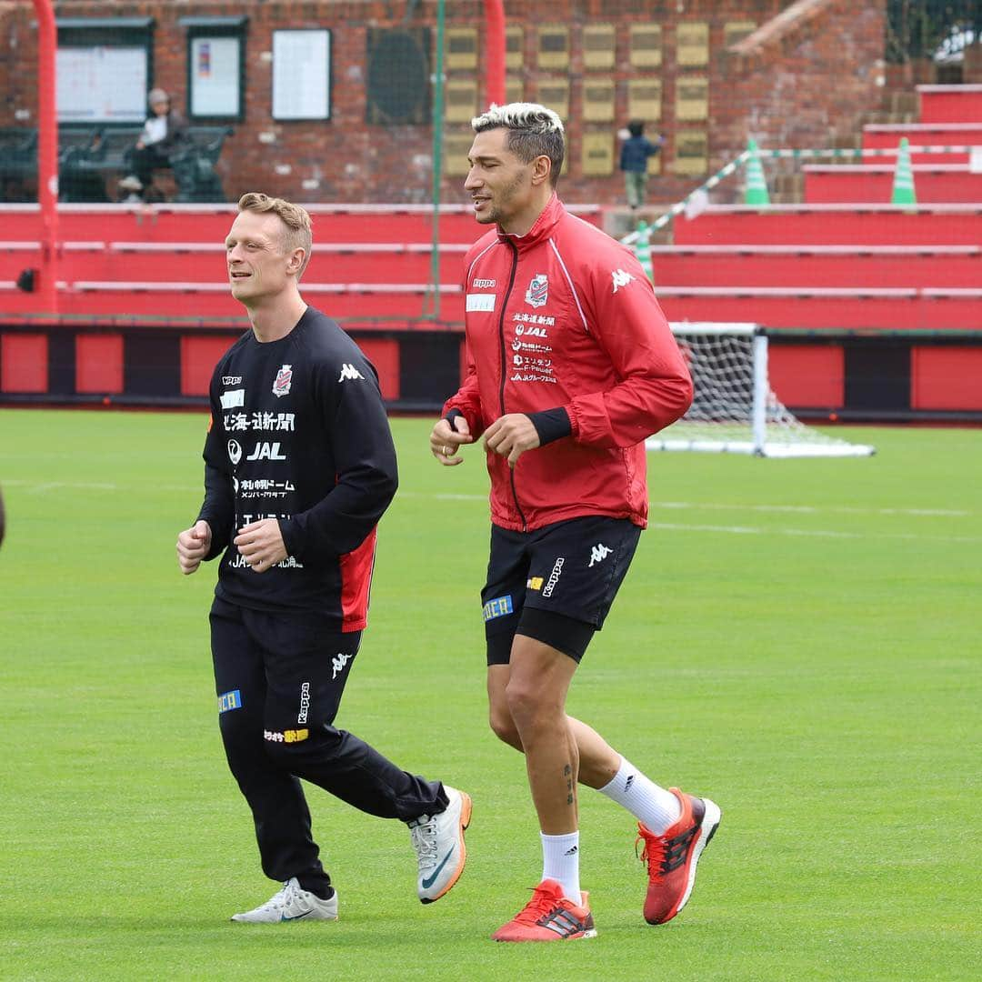 ジェイ・ボスロイドさんのインスタグラム写真 - (ジェイ・ボスロイドInstagram)「It’s feels good to be back outside training... 😁 #consadole#team#together#win#belief#determination#striveforgreatness#blessed#hardwork#dedication#soccer#football#training#japan#jleague#adidas#adidastokyo」5月6日 16時07分 - jaybothroyd