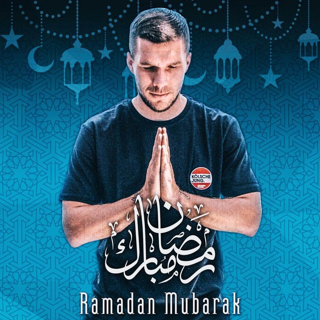 ルーカス・ポドルスキさんのインスタグラム写真 - (ルーカス・ポドルスキInstagram)「Ramadan Mubarak! 🤲🏼🕌✨ Wishing a blessed Ramadan to all my Muslim friends and people around the world! #Ramadan  Ramadan Mubarak! 🤲🏼🕌✨ Başta Müslüman arkadaşlarım olmak üzere, dünyadaki tüm müslümanlara hayırlı bir Ramazan ayı dilerim! #Ramadan」5月6日 16時10分 - lukaspodolski