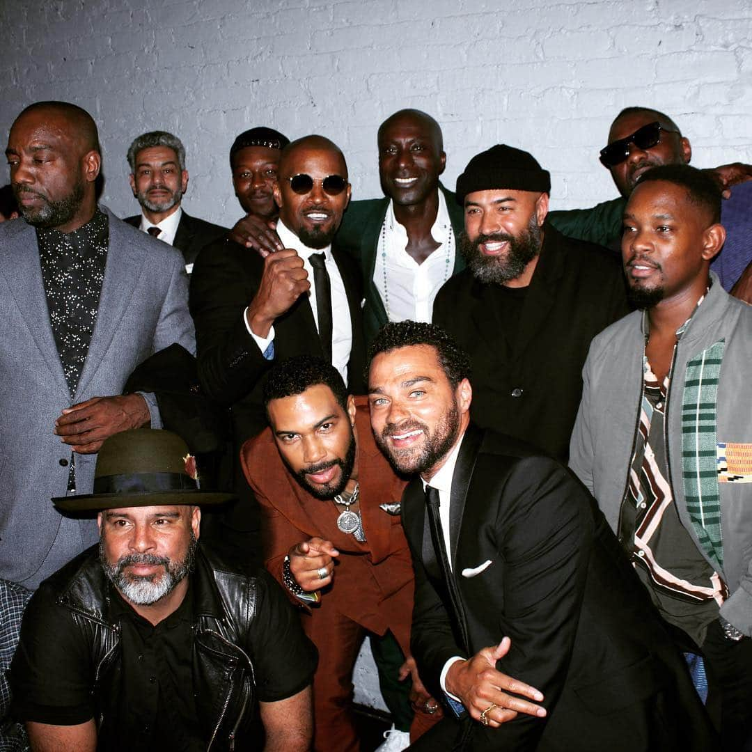 ジェイミー・フォックスさんのインスタグラム写真 - (ジェイミー・フォックスInstagram)「@ozwald_boateng @ijessewilliams @idriselba @omarihardwickofficial @malikyoba @oldmanebro @daveophilly and a few other kings... coming together for my dear friend @ozwald_boateng #fashion」5月6日 16時12分 - iamjamiefoxx