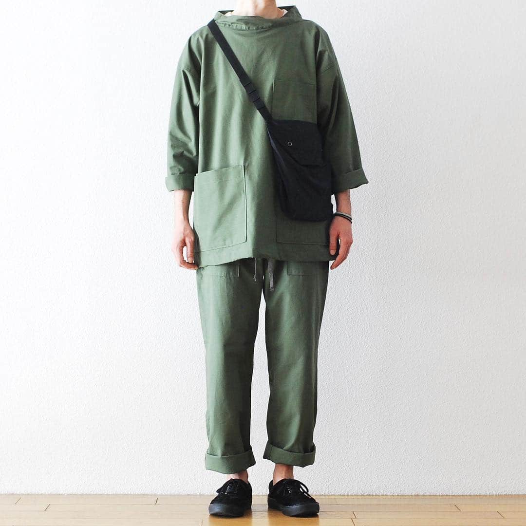 wonder_mountain_irieさんのインスタグラム写真 - (wonder_mountain_irieInstagram)「_ Engineered Garments WORKADAY -エンジニアード ガーメンツ ワーカーデイ- “Smock Popover – Cotton Ripstop –” ￥24,840- “Fatigue Pant – Cotton Ripstop-” ￥24,840- _ 〈online store / @digital_mountain〉  jacket→ http://www.digital-mountain.net/shopdetail/000000006939/ pants→  http://www.digital-mountain.net/shopdetail/000000009537/ _ 【オンラインストア#DigitalMountain へのご注文】 *24時間受付 *15時までのご注文で即日発送 *1万円以上ご購入で送料無料 tel：084-973-8204 _ We can send your order overseas. Accepted payment method is by PayPal or credit card only. (AMEX is not accepted)  Ordering procedure details can be found here. >>http://www.digital-mountain.net/html/page56.html _ 本店：#WonderMountain  blog>> http://wm.digital-mountain.info/blog/20190504-1/ _ #NEPENTHES #EngineeredGarments #EGWORKADAY  #EngineeredGarmentsWORKADAY  #ネペンテス #エンジニアードガーメンツ #ワーカーデイ #エンジニアードガーメンツワーカーデイ _ 〒720-0044  広島県福山市笠岡町4-18  bag→ #engineerdgarments ￥10,800- _ JR 「#福山駅」より徒歩10分 (12:00 - 19:00 水曜定休) #ワンダーマウンテン #japan #hiroshima #福山 #福山市 #尾道 #倉敷 #鞆の浦 近く _ 系列店：@hacbywondermountain _」5月6日 16時26分 - wonder_mountain_