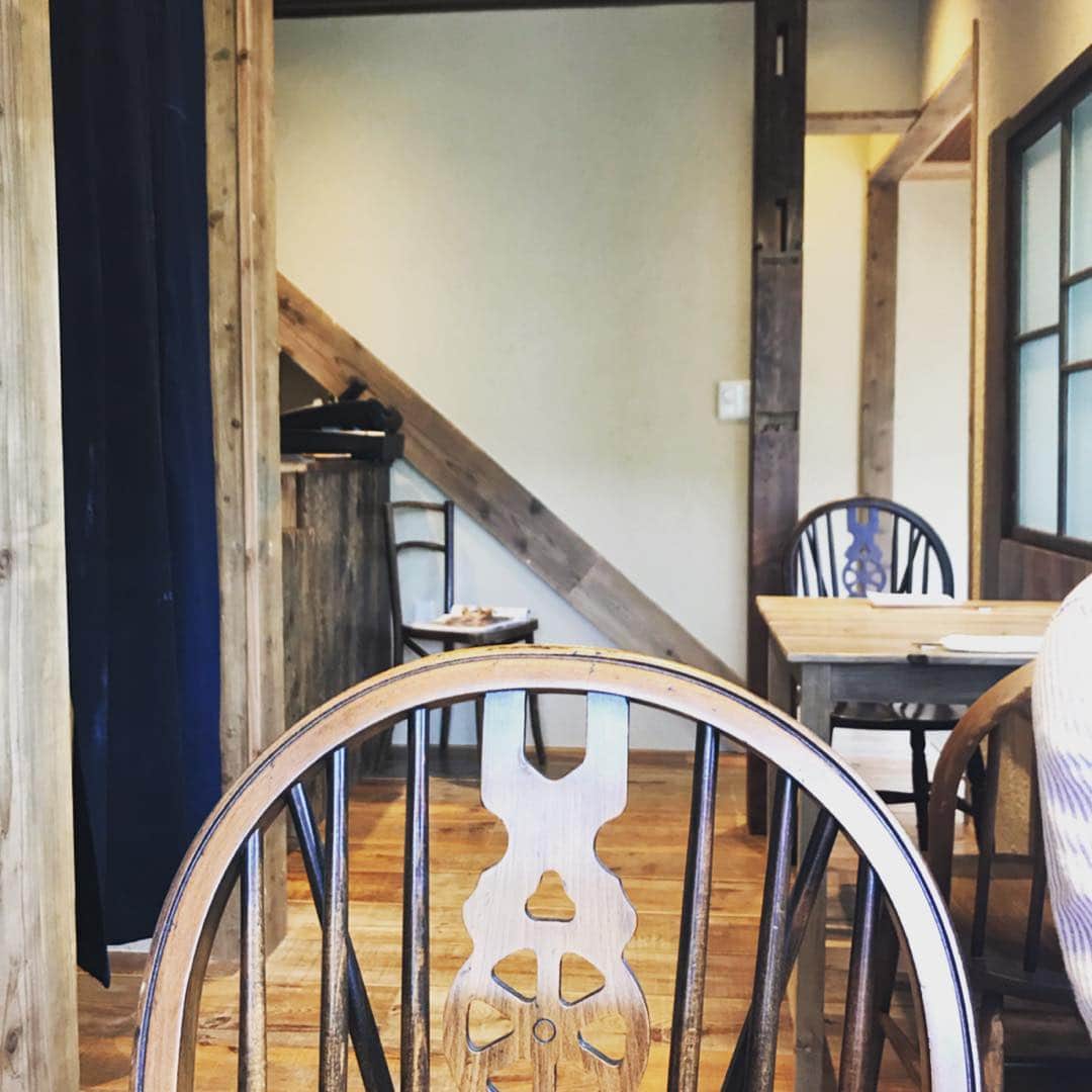 haruさんのインスタグラム写真 - (haruInstagram)「2019 05 06 月曜日  GW最終日 昨日は何処も道路が激込みで 動かず…だったけど 今日はスムーズで ランチ食べに #umi鎌倉  さんへ 秦野のBio食堂 姉妹店 * #極楽寺駅 近くのオーガニック和食 一つ一つ丁寧なお料理 夫もわぁ🌟美味い連発😋 モチモチの玄米ごはん 美味しかったぁ♡  また行きたいお店増え嬉しい♪  明日から現実 頑張りましょう♡ * * #umi鎌倉open#鎌倉#オーガニック野菜 #無添加食品 #極楽寺#一軒家レストラン#ランチ#オーガニック和食#鎌倉ランチ#和食ごはん #こだわり食材 #古民家風 #鎌倉ランチ#鎌倉散策  #lunch#lunchtime #kamakura #japan #japanesefood #yummy #umikamakura」5月6日 16時32分 - shoco132102
