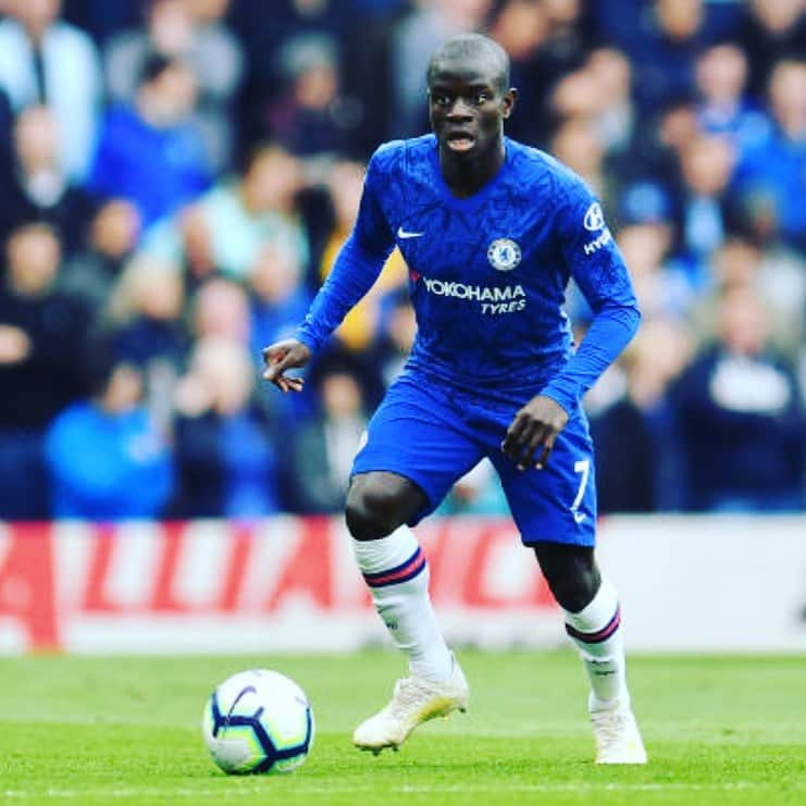 エンゴロ・カンテさんのインスタグラム写真 - (エンゴロ・カンテInstagram)「An excinting end of season @chelseafc 🔵🔵」5月6日 16時41分 - nglkante