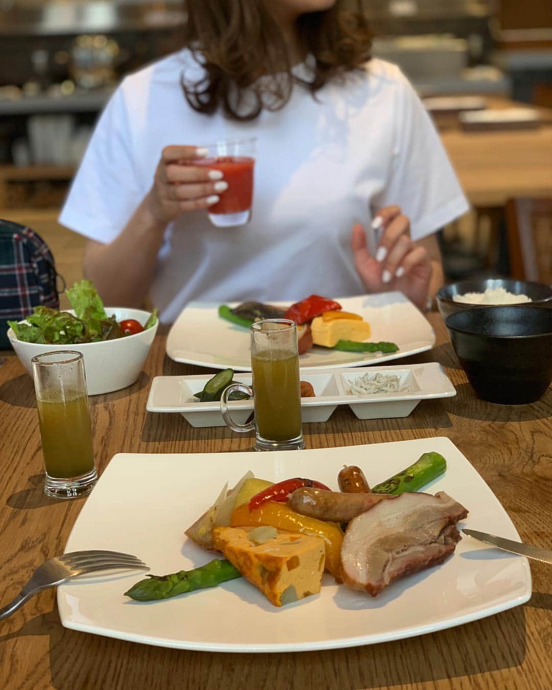 村上沙織さんのインスタグラム写真 - (村上沙織Instagram)「hotel itのmorning💁‍♀️🍙🥖🥐 朝食とみんなとお喋りのためだけに朝から大阪へ🚃♥️ 最高の時間でした🤞☀️ #hotelit#osaka#大阪」5月6日 16時42分 - rosysaorimonster