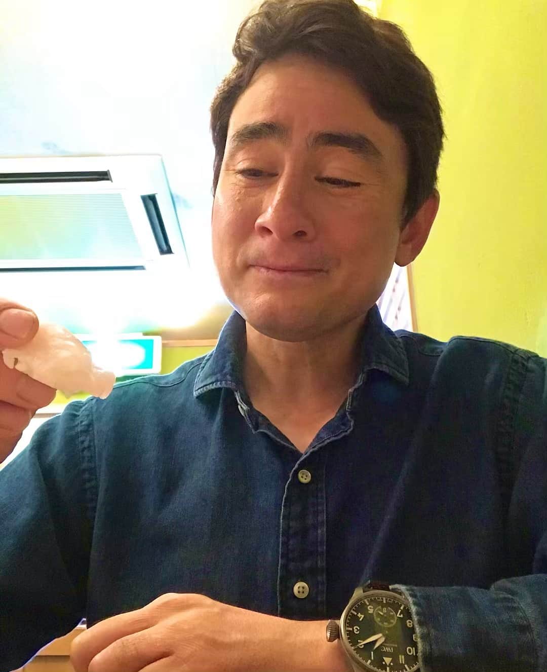 野口健さんのインスタグラム写真 - (野口健Instagram)「久々にお寿司だ〜♪(´ε｀ )  #野口健」5月6日 16時54分 - noguchiken8848