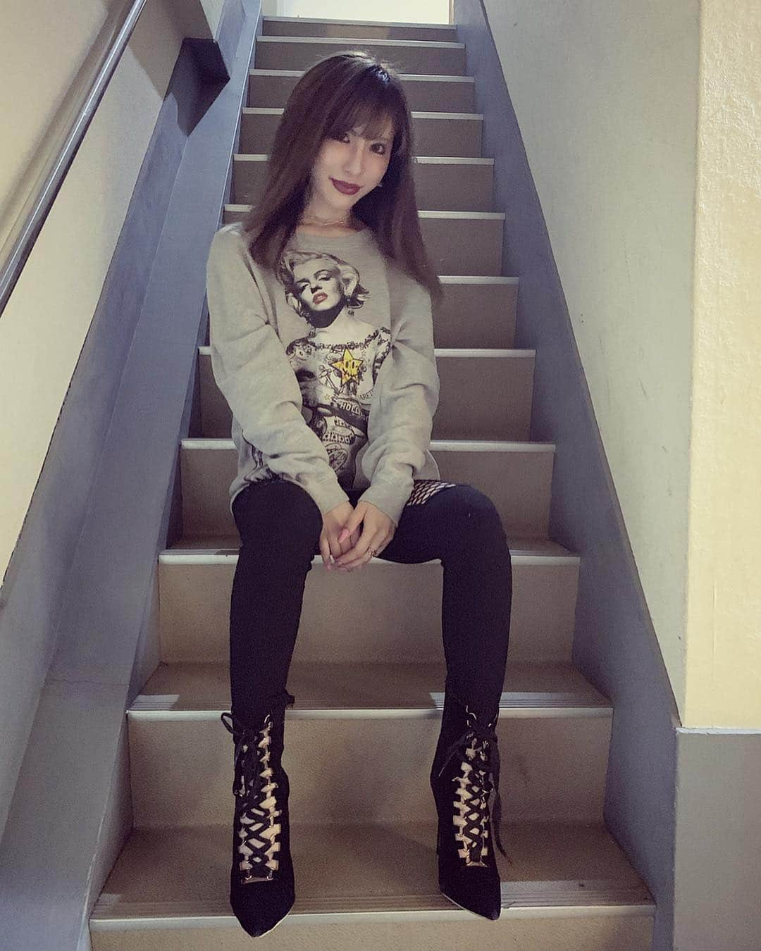 dj..琴さんのインスタグラム写真 - (dj..琴Instagram)「個人的に#大好きな洋服  プライベートは自由でいいよね🥰 #parete @rarete2015  #男ウケゼロ #ファッションコーデ  #姉妹コーデ  新しいの届いたから後ほど#up  #個性的ファッション」5月6日 17時05分 - koto5555