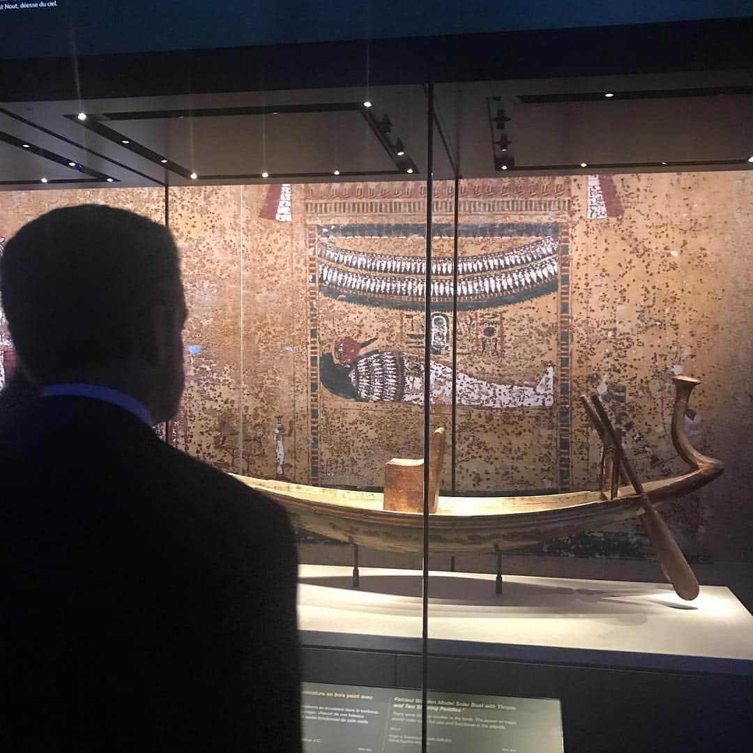 ニコラ・サルコジのインスタグラム：「Magnifique exposition @expotoutankhamonparis. La France peut être fière d’accueillir cette collection unique d’objets d’une rare beauté. Bravo à @la_villette, avec le concours du @museelouvre pour l’avoir rendue possible. NS」