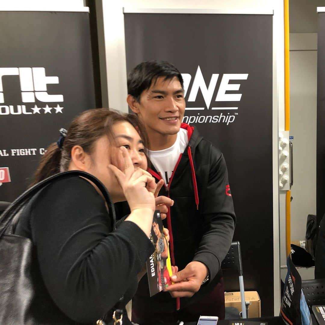 佐藤ルミナさんのインスタグラム写真 - (佐藤ルミナInstagram)「元 @onechampionship 世界王者フォラヤンもファンサービス中！#shooto0506 #修斗 #shooto #修斗伝承 #mma #総合格闘技 #30th #anniversary #abematv #スカパー #生中継 #supported #by #onechampionship」5月6日 17時29分 - ruminasato