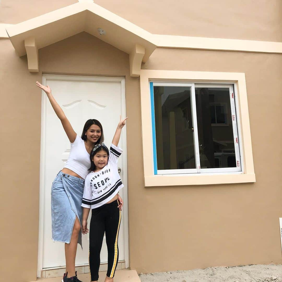 西田美保さんのインスタグラム写真 - (西田美保Instagram)「Welcome to our new house 🏡 ✨」5月6日 17時34分 - real.miho_nishida