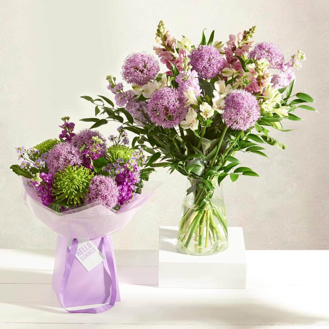 Nextさんのインスタグラム写真 - (NextInstagram)「Our May bouquet of the month is packed with seasonal alliums, meaning it's almost the start of summer - YAY! Order now by tapping the link on our profile. #flowers #nextflowers #bouquet #blooms #alliums #gifting #gifts #spring #summer」5月6日 17時50分 - nextofficial