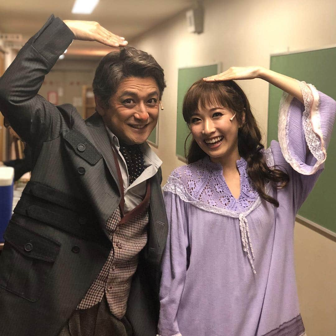 石丸幹二さんのインスタグラム写真 - (石丸幹二Instagram)「#ライムライト  全公演終了致しました チャップリンの名作 ライムライトの舞台版。この作品には数々の名言がありました。中でも「我々はみんなアマチュアです。アマチュア以外になる前に人生は終わってしまうのです」この言葉が心を打ちました。ご観劇ありがとうございました。  写真は最終公演地名古屋より #実咲凜音 さん #石丸幹二」5月6日 17時45分 - team_kanji_ishimaru