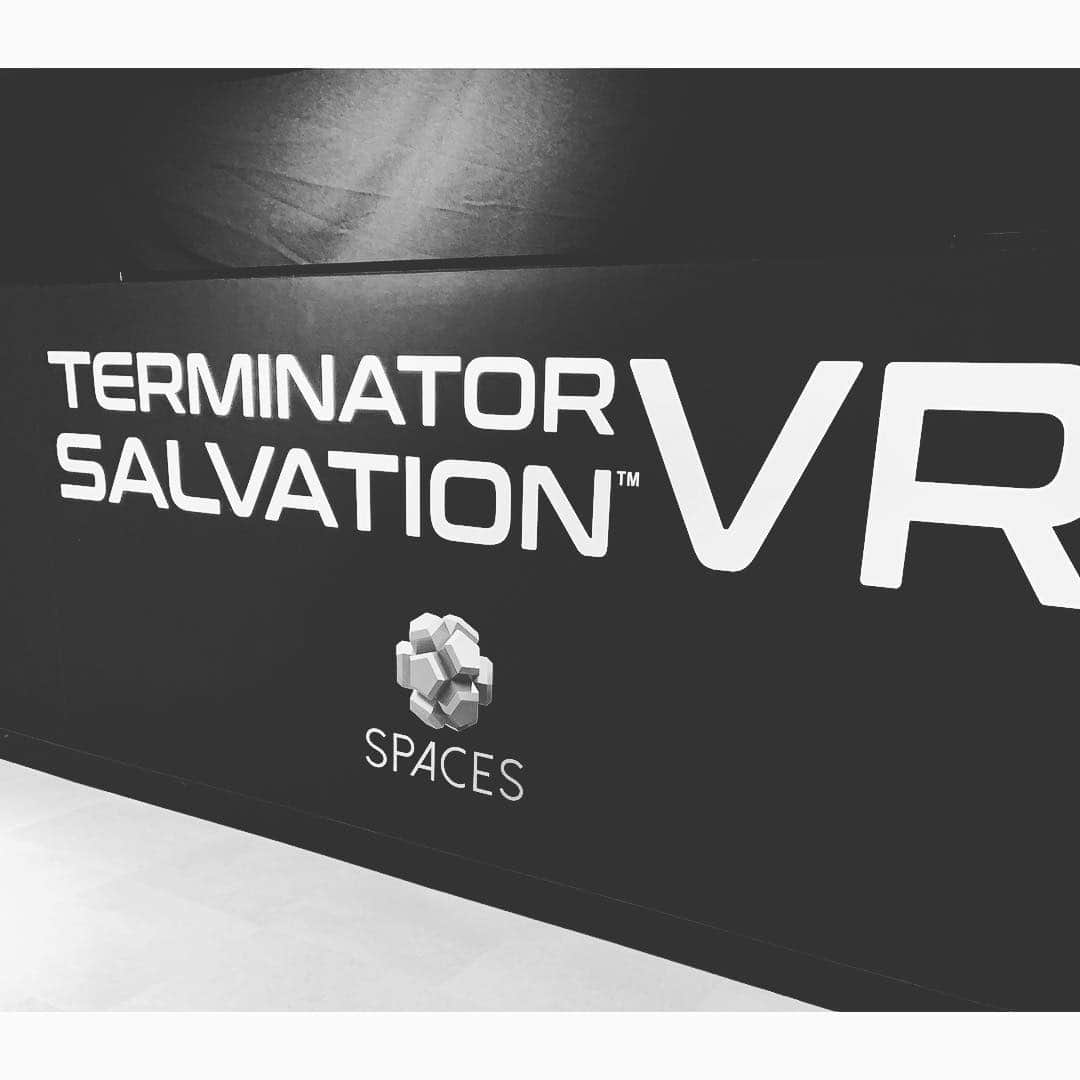 久保宏貴さんのインスタグラム写真 - (久保宏貴Instagram)「、 仕事の帰りがけに#VR に行ってきました🕶 ・ ・ 高所も絶叫系も苦手ではありますが、映像だけでそんなに恐いワケが🤪 と高を括っていたのですが、実際に視界と聴覚がバーチャル世界のみになると また話が違ってきました😫笑 ・ ・ ・ ・ #バーチャルリアリティ  #下見たら足すくむ👣 #でも見ないと前にも進めないように出来てました😩💦 #GW #自分は正確には昨日まででした」5月6日 17時48分 - hiroki.k0206