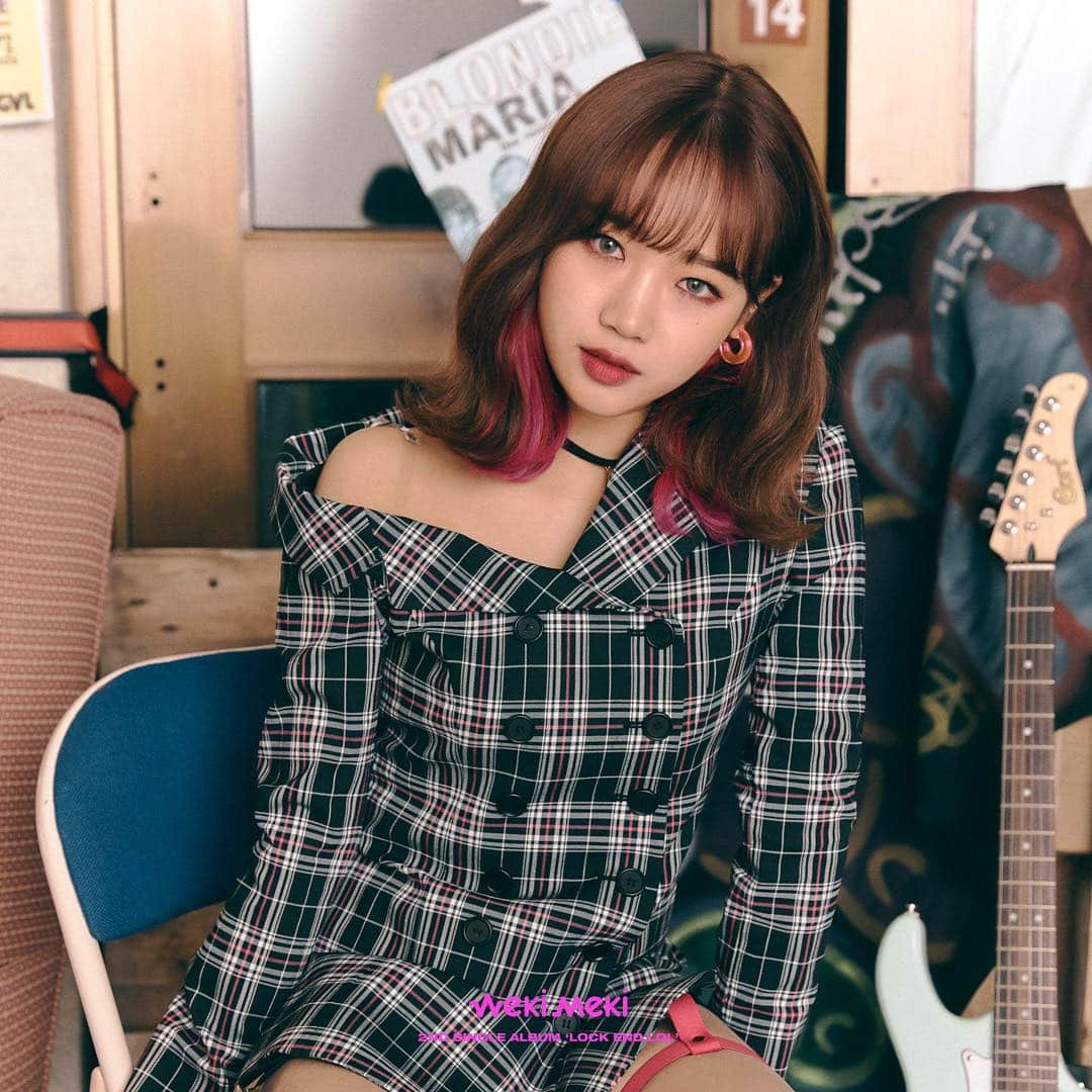 Weki Mekiさんのインスタグラム写真 - (Weki MekiInstagram)「WEKI MEKI 2ND SINGLE ALBUM [LOCK END LOL] ⠀⠀⠀ 'LOL' WITH WM - OFFICIAL PHOTO 🎸 2019.05.14 COMING SOON 🔐 ⠀⠀⠀ #위키미키 #WEKIMEKI #LOCKENDLOL #PickyPicky」5月6日 18時02分 - weki_meki