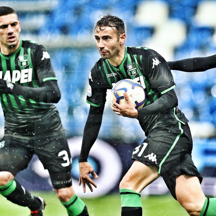 USサッスオーロ・カルチョさんのインスタグラム写真 - (USサッスオーロ・カルチョInstagram)「⚽️ @jeremieboga ⚽️ @gianmarcoferrari_13 🖤💚 • Link agli highlights nella storia 📺 • #SassuoloFrosinone #SerieATIM #Sassuolo #Boga #Ferrari #Neroverdi #JeremieBoga #GianMarcoFerrari #SassuoloCalcio #MapeiStadium #ForzaSasol」5月6日 18時13分 - sassuolocalcio