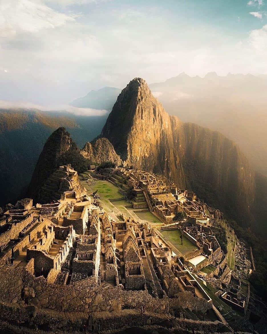 Canon Photographyさんのインスタグラム写真 - (Canon PhotographyInstagram)「Who’s been to this incredible wonder of the world?  Photography | @emmett_sparling  Machu Picchu, Peru  #canon_photos #machupicchu #peru #sunrise #sunriselover #southamerica」5月6日 18時18分 - cpcollectives