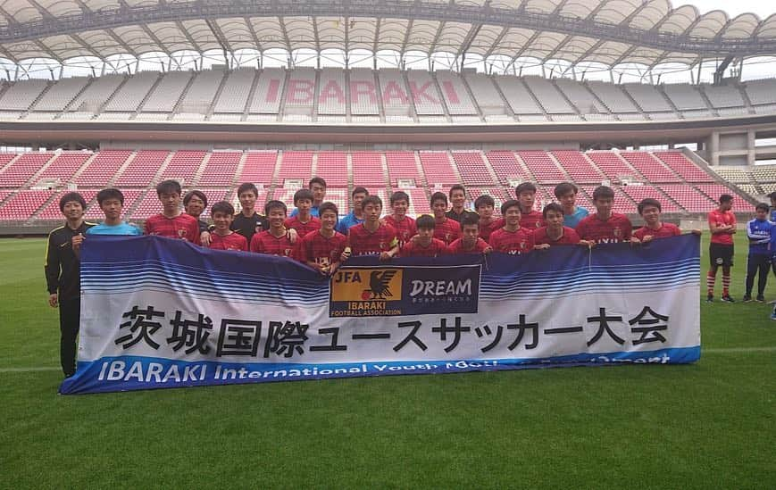 ジーコさんのインスタグラム写真 - (ジーコInstagram)「Venho falando aqui da  Ibaraki Internacional Cup 2019, caregoria Sub 16 e pra alegria nossa o Kashima Antlers foi Campeao vencendo o Yokohama Marinos por 1x0 no Estadio do Kashima.Felicidade de ver esse time,que ano passado na Copa Amizade Brasil Japao, que realizo no Centro de Futebol Zico a mais de 20, que fez uma otima campanha la.Jeonbuk 6x5 S Ibaraki disputaram 3 e 4 lugares. Mito 1x1 Rotterdam com o Mito vencendo nos penaltis, disputaram 5 e 6 lugares e Palmeiras 5x3 Evergrande,disputaram 7 e 8 lugares. Parabéns garotada e sucesso na carreira de vcs.  Omedeto Ibaraki」5月6日 18時29分 - zico