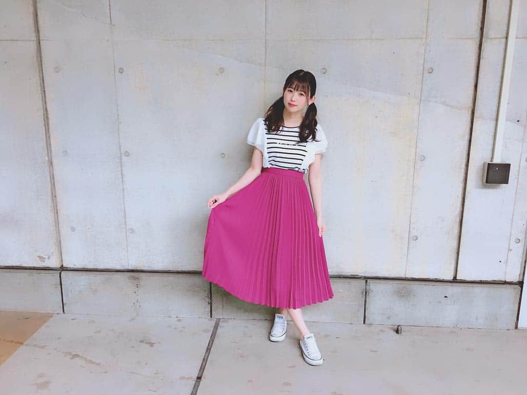 熊沢世莉奈さんのインスタグラム写真 - (熊沢世莉奈Instagram)「プリーツスカート持ってなかったから この間GUで1人悩みながら購入しました🙈💕 私が着ているのはSサイズです＼‪❤︎／ ピンクに見えるけど、紫だよ💜💜」5月6日 18時42分 - kuma_0417