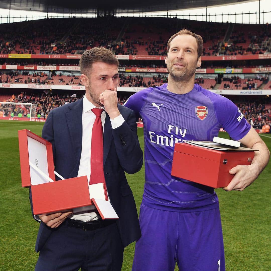 アーセナルFCさんのインスタグラム写真 - (アーセナルFCInstagram)「Saying farewell ❤️ #Ramsey #Cech #Arsenal #EmiratesStadium #Gunners」5月6日 18時48分 - arsenal