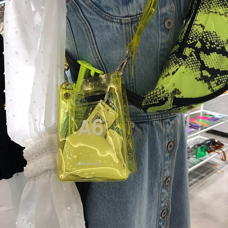 HANKYU.MODEさんのインスタグラム写真 - (HANKYU.MODEInstagram)「nana-nana NEW ARRIVAL At 3F『D-LAB』 #Hankyu #HANKYUMODE #umedahankyu #阪急うめだ本店 #うめだ阪急 #阪急百貨店 #osaka #umeda #mode #dlab #nananana #ナナナナ #bag #バッグ #pvc #スマホケース」5月6日 19時00分 - hankyumode