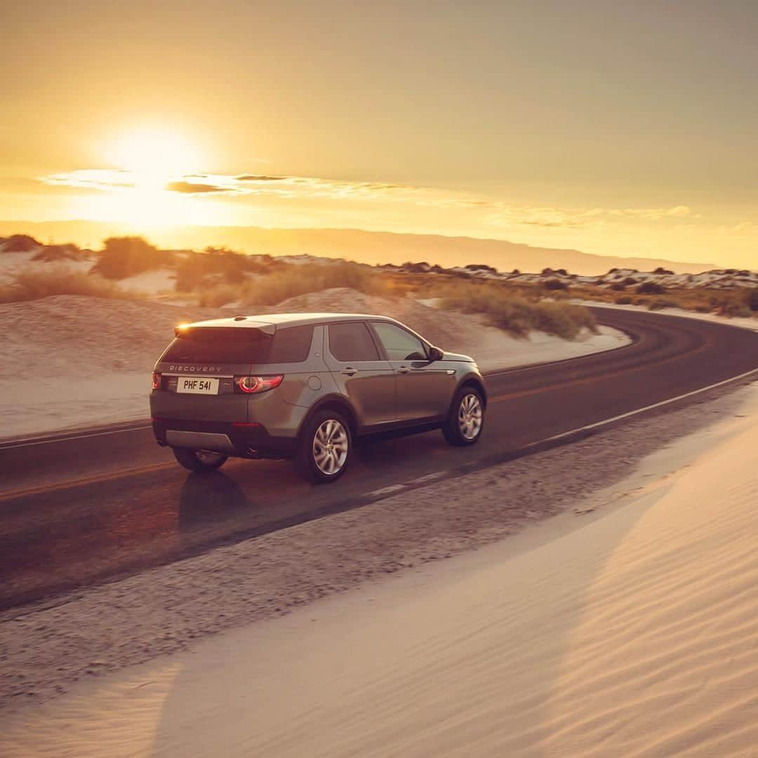 Land Roverさんのインスタグラム写真 - (Land RoverInstagram)「With the #LandRover #DiscoverySport, every new day brings the opportunity for a new adventure. Search “Land Rover Discovery Sport test drive” to book now.  #4x4 #Adventure #Carsofinstagram #Instacar #Design #SUV #CarLifestyle #LandRover #Cars #Car #AutomotiveDesign」5月6日 19時01分 - landrover