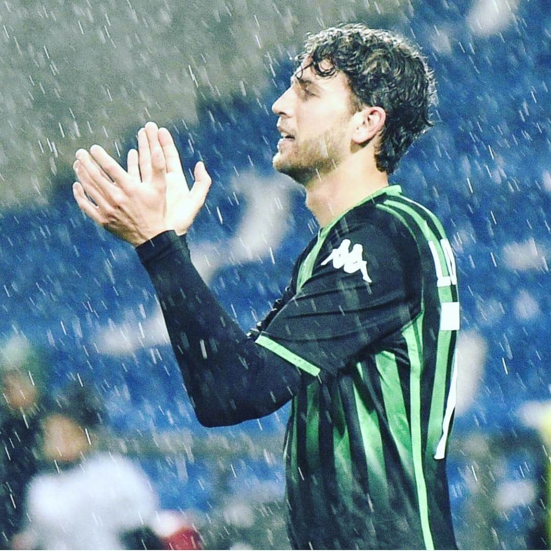 マヌエル・ロカテッリさんのインスタグラム写真 - (マヌエル・ロカテッリInstagram)「Obiettivo raggiunto!👌💚🖤 Ora finiamo al meglio la stagione #serieA #forzasasol #ml73」5月6日 19時04分 - locamanuel73