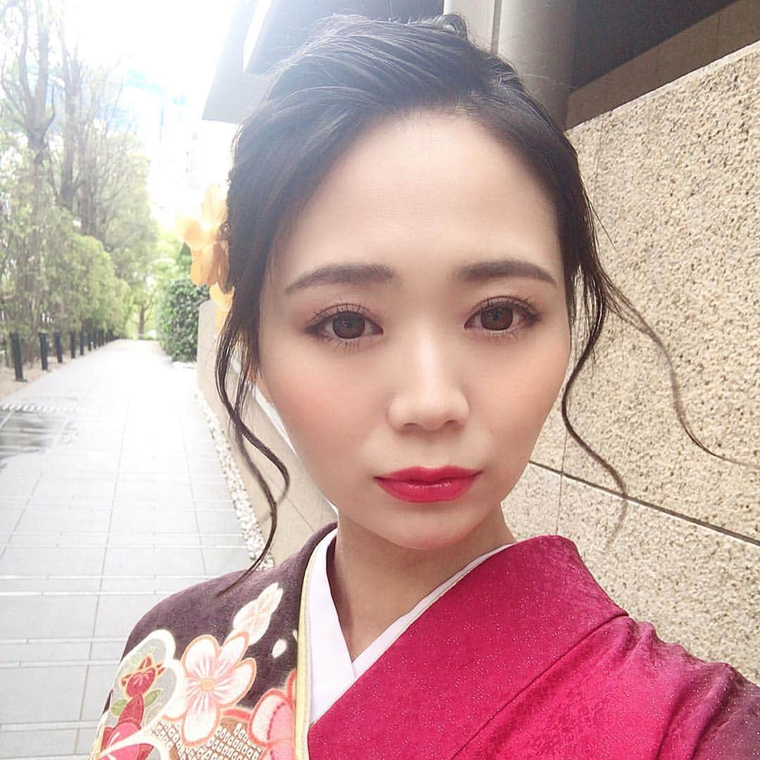 緑川静香さんのインスタグラム写真 - (緑川静香Instagram)「ラスト👘❤️ #kimono #obi #kimonohair #hairstyles #blackhair #bobhairstyles #selfie #selca #셀카 #셀피 #着物 #着物好き #着物女子 #振袖 #帯  #見てくれてありがとうございます #着物はえーわ #また着たいっす #GWはお仕事でした 笑 #皆さま10連休はいかがでしたか？」5月6日 19時31分 - midorikawa_shizuka