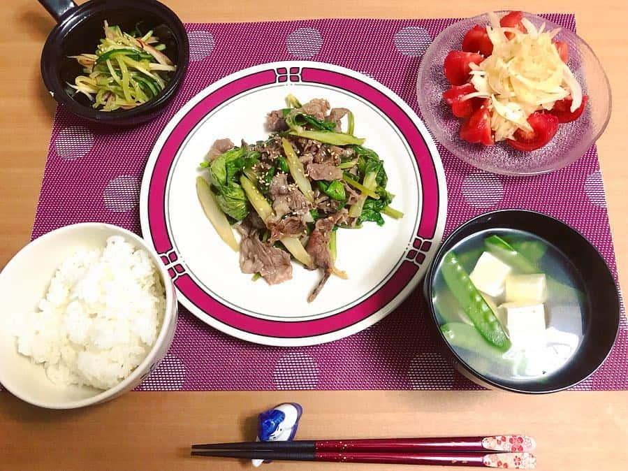 小田飛鳥さんのインスタグラム写真 - (小田飛鳥Instagram)「セロリが沢山あったので…牛コマ肉と炒めて 新玉ねぎ美味しすぎて、一日一個は消費してるよ〜！ #自炊 #手料理 #cooking #自炊女子 #新玉ねぎ #ビストロあすか #小料理飛鳥」5月6日 19時44分 - asuka_oda_0320