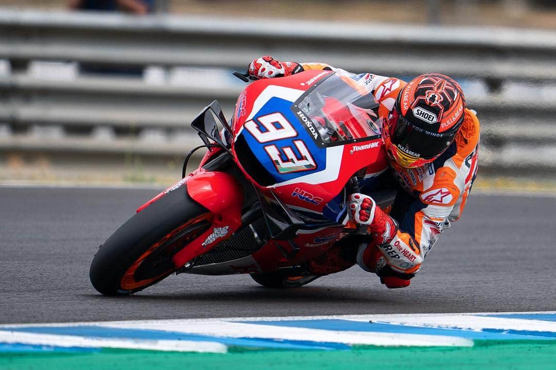 レプソル・ホンダのインスタグラム：「This is new 👀 ⠀⠀⠀⠀⠀⠀⠀⠀⠀ #JerezTest」