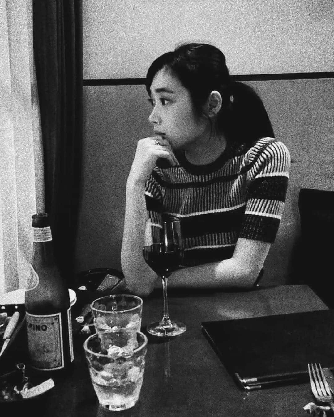 林田岬優さんのインスタグラム写真 - (林田岬優Instagram)「妹とワインを飲む日が来るなんて。 さあわへ。♡ #ぼーっとしてた」5月6日 19時47分 - miyu_hayashida