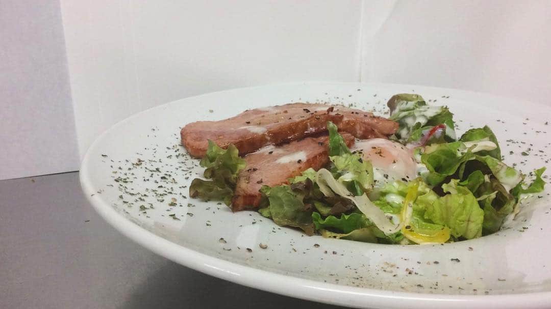 のインスタグラム：「毎度おおきに〜〜！知床漁場枚方店です🍺🍺🍺🍺 本日のご来店ありがとうございました😊😊 明日も元気に営業しております😀❤️スタッフ一同心よりお待ちしております！❤️😀😀 #バイト募集中#バイト#募集中#駅近#枚方#知床漁場#ビール#カクテル#焼酎#ハイボール#北海道#モクテル#国士無双#バイト募集中」