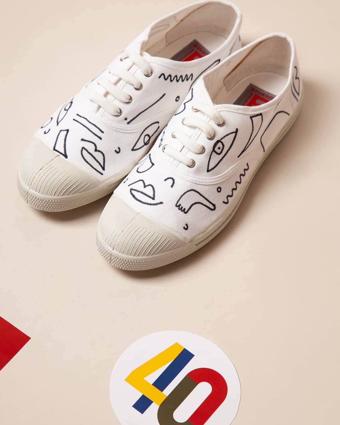 ベンシモンのインスタグラム：「- Indéchiffrable - Bensimon by @koketit "Les symboles et les dessins abstraits de cultures anciennes me rappellent que parfois, il vaut mieux s'attacher aux choses simples." 🇬🇧 "Symbols and abstract designs of ancient cultures remind me that sometimes it's better to keep things simple!" #bensimon40 #bensimonanniversary」