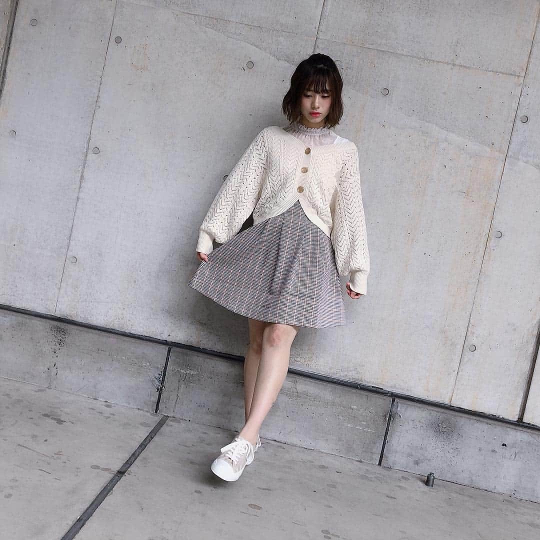 深川舞子のインスタグラム：「握手会ありがとうございました！ ゴールデンウィークで 皆さんにたくさん会えて楽しかったです😊  ゴールデンウィーク最終日は ガーリーな感じにしました！  #ootd #majesticlegon  #heather #titiyandco」