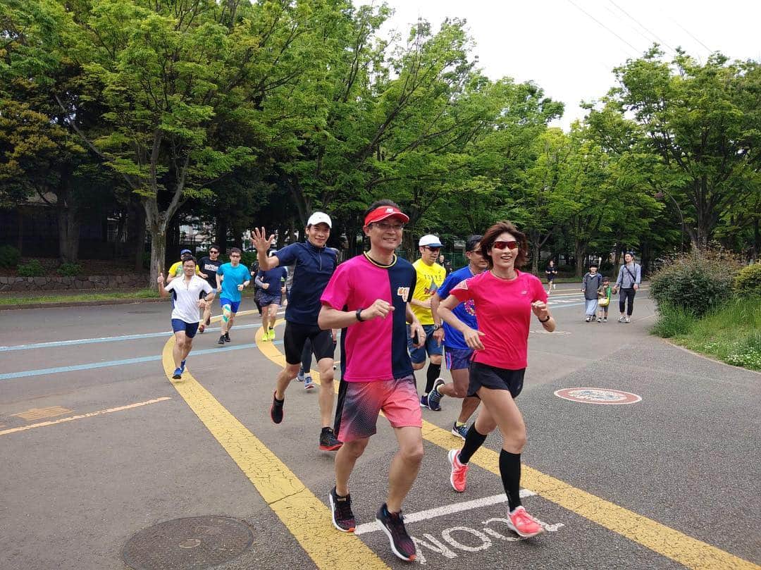 西谷綾子さんのインスタグラム写真 - (西谷綾子Instagram)「✴︎ BaSRC 令和初回 ロング走🌟🤗 GW最終日っ！ ご参加ありがとうございましたー😆👏 ・ レースに向け脚づくりや調整、疲労抜き、GW食べ過ぎ⁈脂肪燃焼に、リフレッシュ、気分転換、仲間やコーチ陣に会いたくて…などなど💓😊 ・ それぞれの目標に向かって15〜30km走🙌📢 ・ 皆様と一緒に過ごす事が出来て嬉しいですー😆 明日からまた頑張るー😎 ・ 土日開催の希望が多いので、 なるべく今シーズンは、土日開催‼︎していきます😊 ・ また今日のようなAチームラスト1周トライアルなど、 面白い企画、考えます😆 ・ #BaSRC #BodyandSoulRunningClub #令和  #前進 #進化 #心身ともに #充実 #仲間 #出逢い #キッカケ #新たな発見 #走る #笑顔 #健康 #初心者 #run #running #marathon #enjoy #instarun #instarunning #runner」5月6日 20時27分 - ayako.nishitani